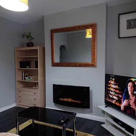 Pearson House - Huku Kwetu 3 Bedroom End Of Terrance House - Family And Business Group Self Catering Accommodation -Huku Kwetu Nottingham Kültér fotó