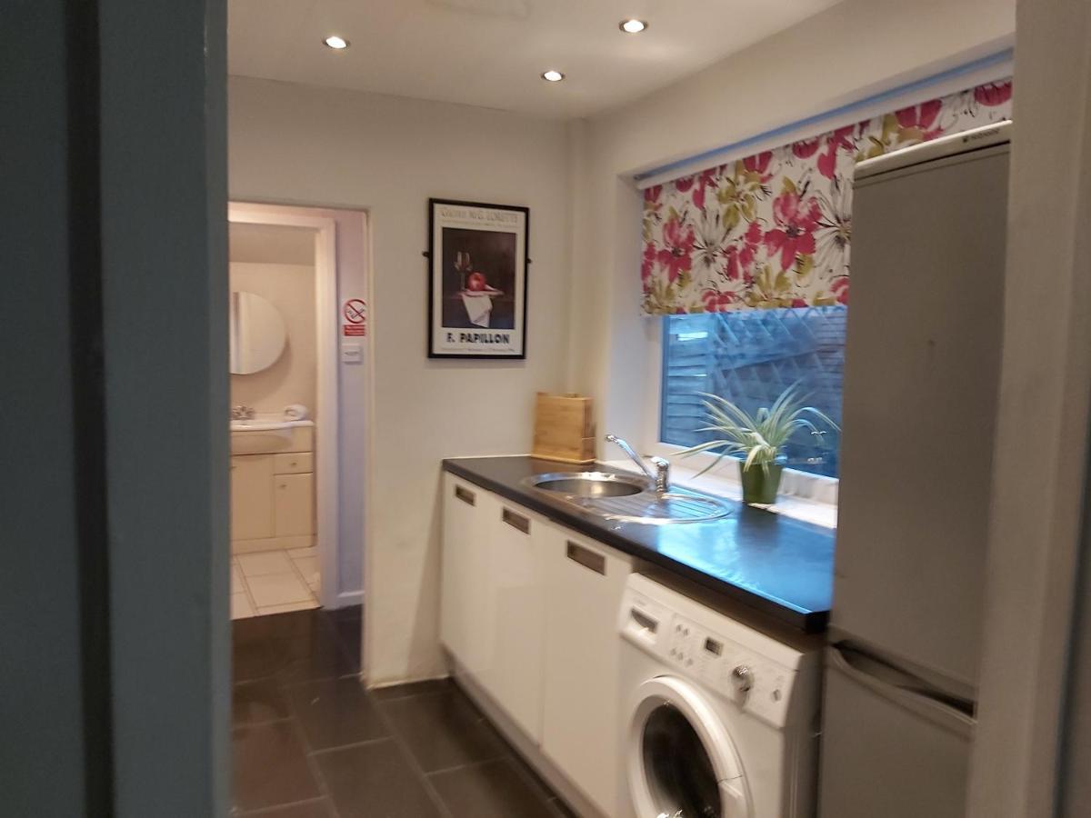 Pearson House - Huku Kwetu 3 Bedroom End Of Terrance House - Family And Business Group Self Catering Accommodation -Huku Kwetu Nottingham Kültér fotó