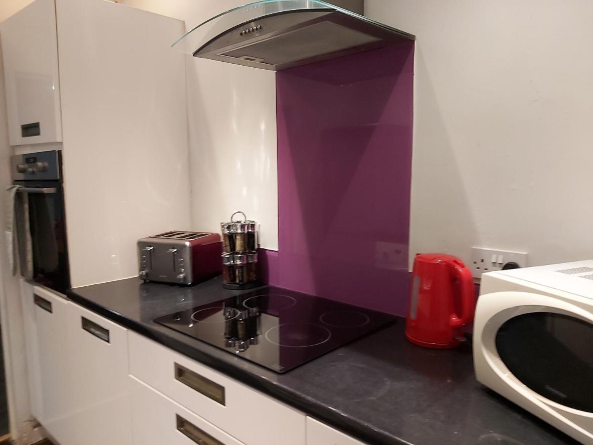Pearson House - Huku Kwetu 3 Bedroom End Of Terrance House - Family And Business Group Self Catering Accommodation -Huku Kwetu Nottingham Kültér fotó