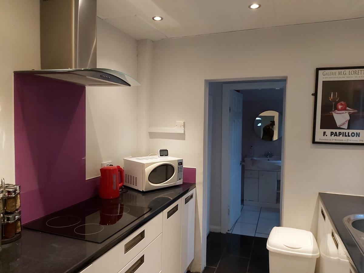 Pearson House - Huku Kwetu 3 Bedroom End Of Terrance House - Family And Business Group Self Catering Accommodation -Huku Kwetu Nottingham Kültér fotó