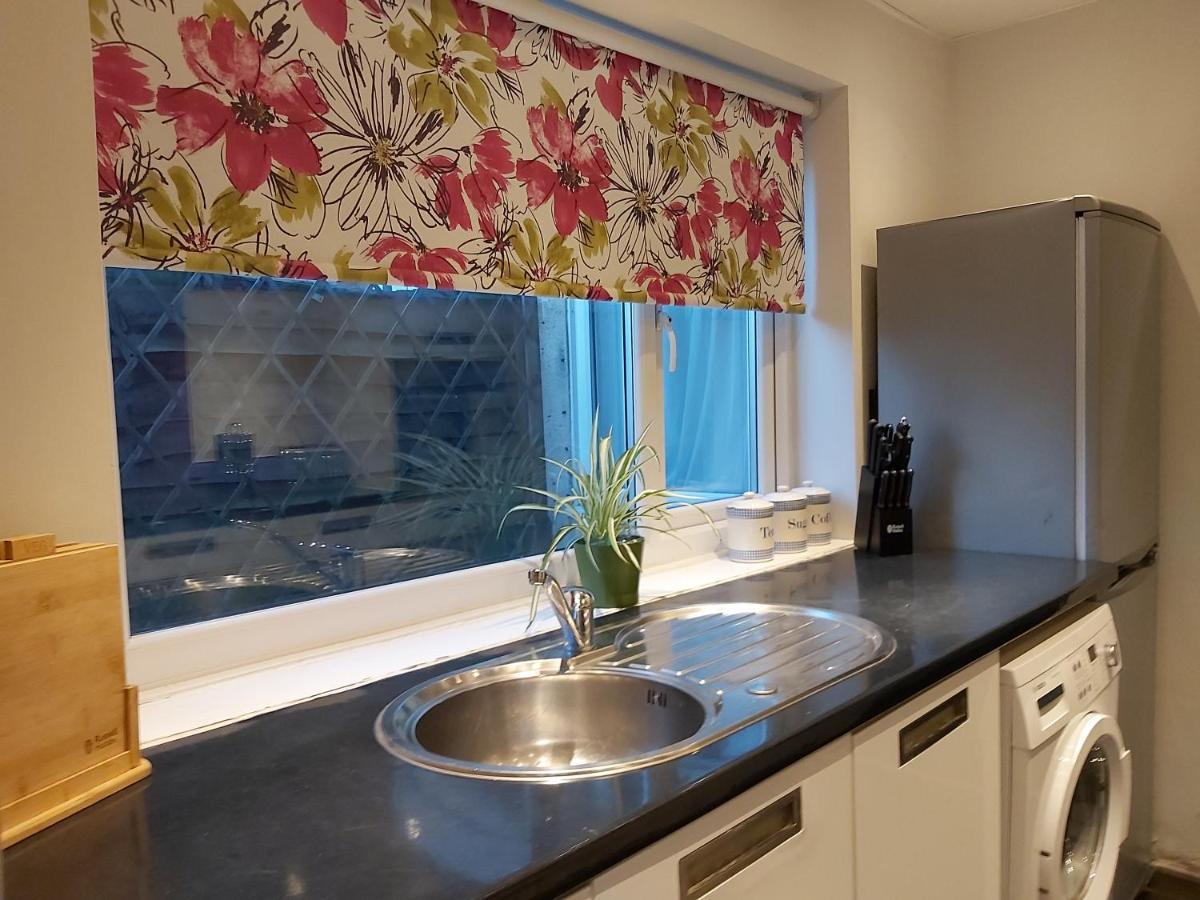 Pearson House - Huku Kwetu 3 Bedroom End Of Terrance House - Family And Business Group Self Catering Accommodation -Huku Kwetu Nottingham Kültér fotó
