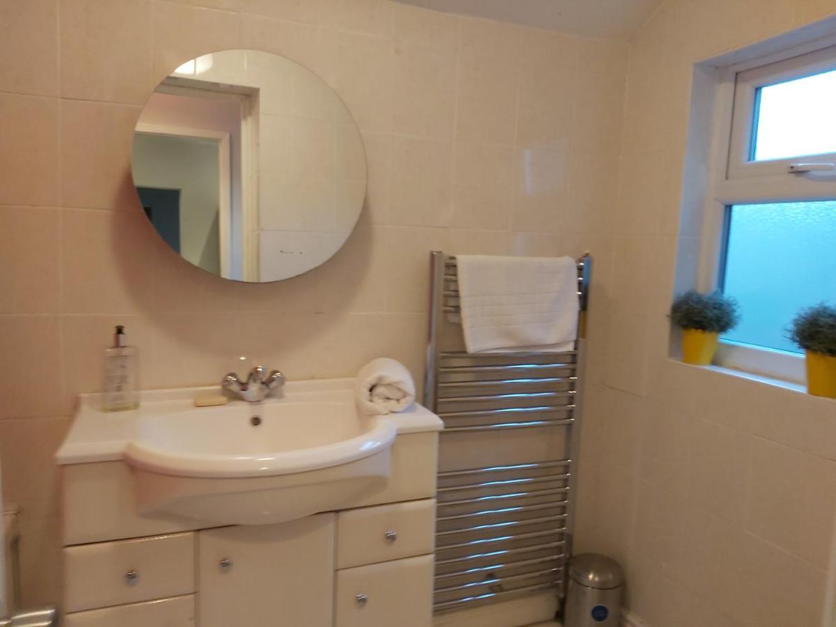 Pearson House - Huku Kwetu 3 Bedroom End Of Terrance House - Family And Business Group Self Catering Accommodation -Huku Kwetu Nottingham Kültér fotó